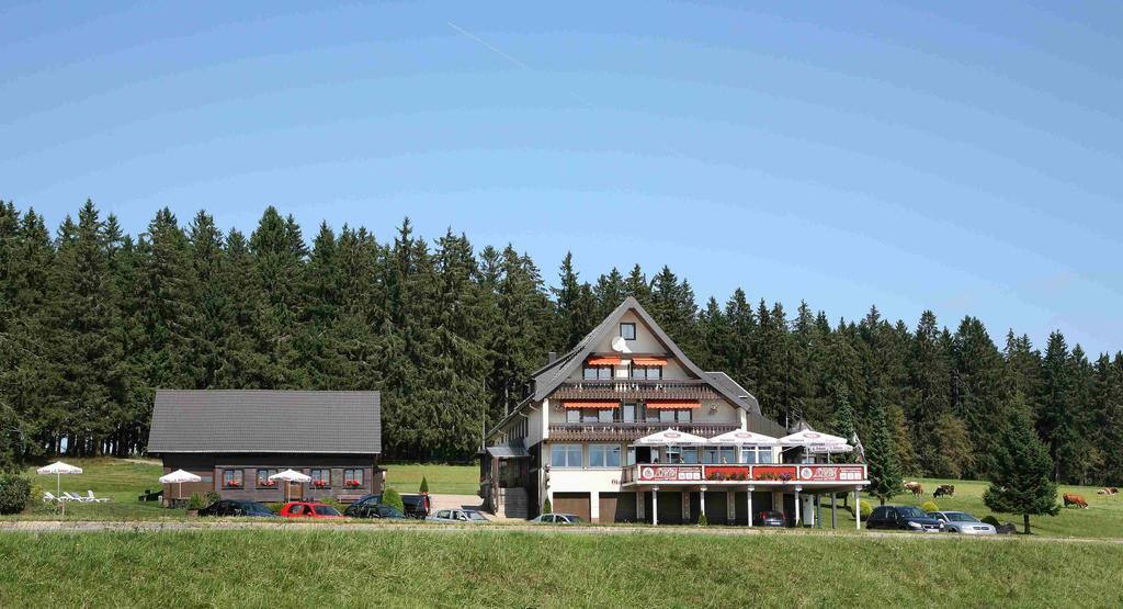 Lowen Patisserie Schoenwald im Schwarzwald Exterior photo