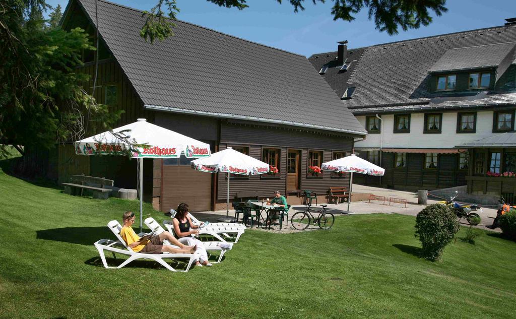 Lowen Patisserie Schoenwald im Schwarzwald Exterior photo